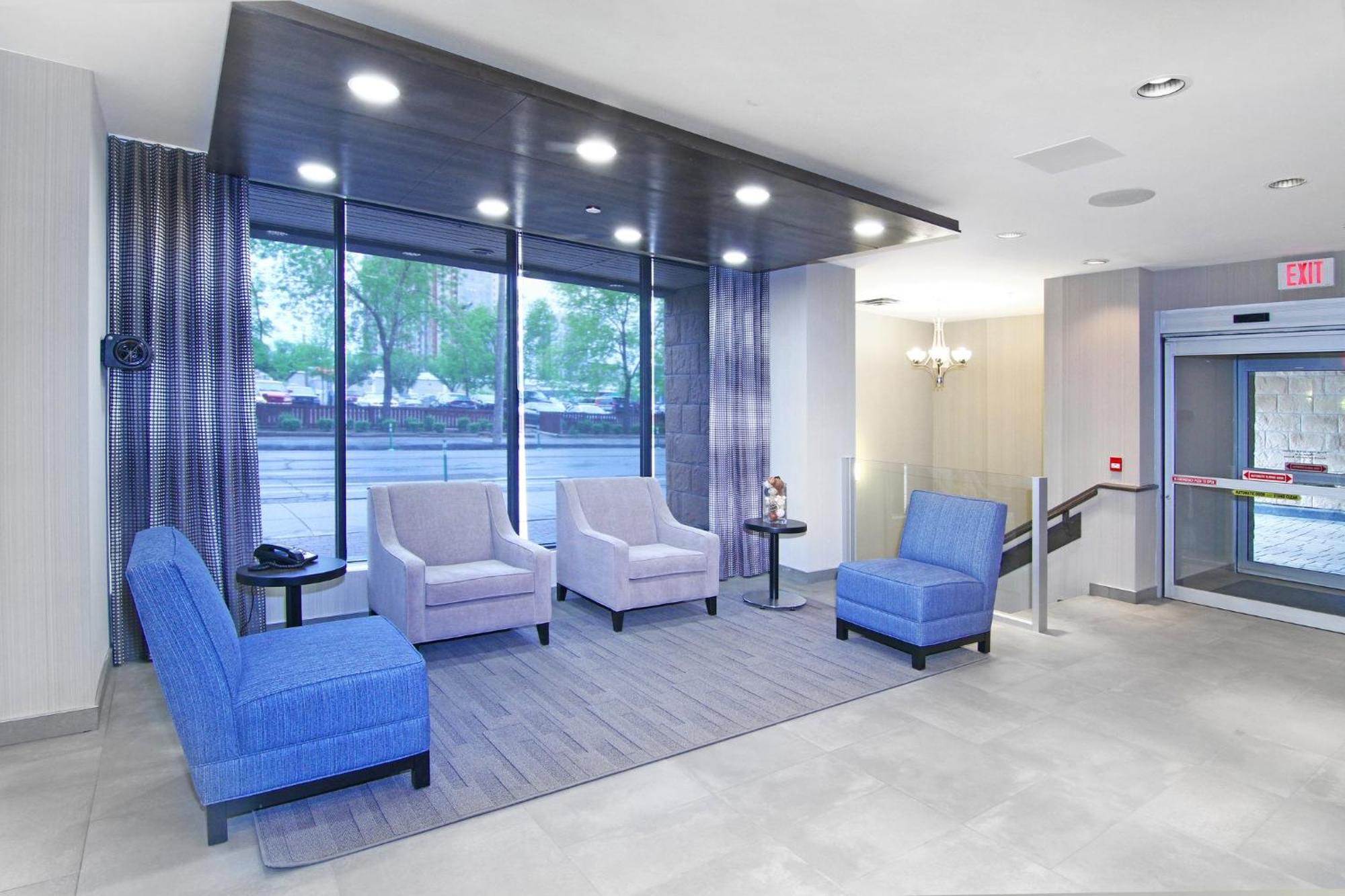 Holiday Inn Express And Suites Calgary By Ihg Zewnętrze zdjęcie