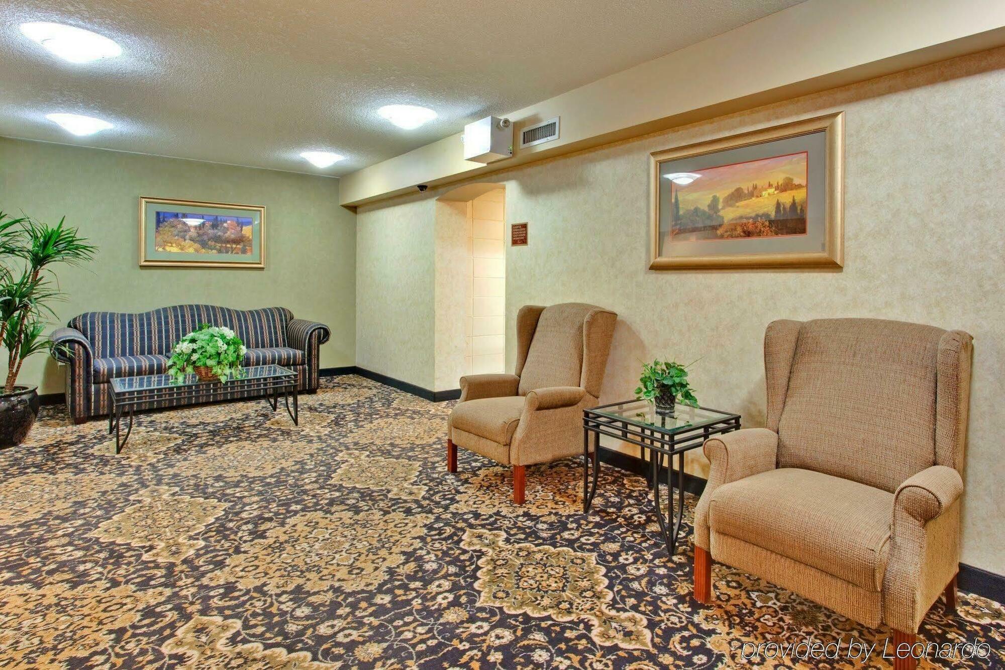 Holiday Inn Express And Suites Calgary By Ihg Zewnętrze zdjęcie