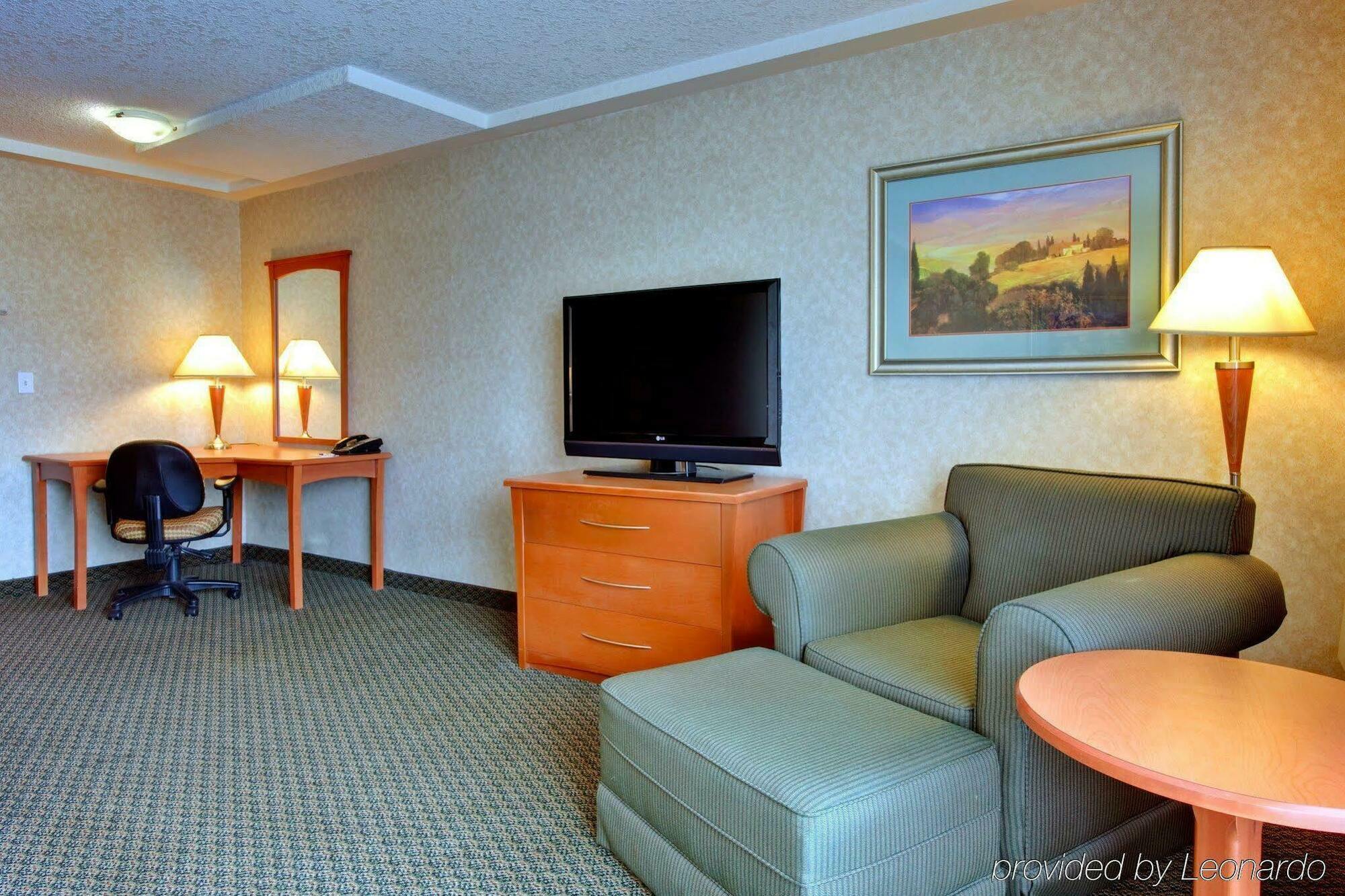 Holiday Inn Express And Suites Calgary By Ihg Pokój zdjęcie