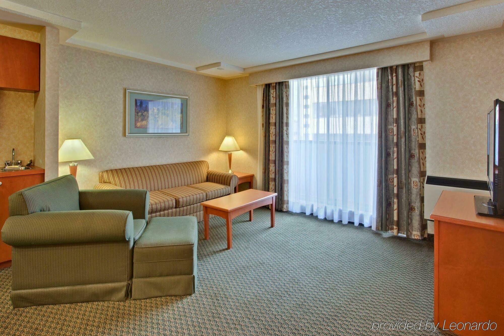 Holiday Inn Express And Suites Calgary By Ihg Zewnętrze zdjęcie